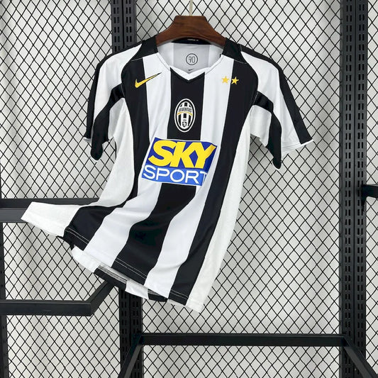 Juventus 2004/05 Home Retro Jersey