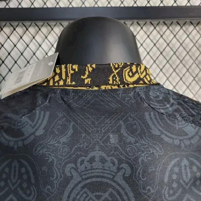 Camisa Real Madrid 2023/24 Classic Edition Versão Jogador 2