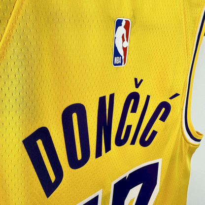 Edição Ícone do Los Angeles Lakers 2023/24 DONCIC#77