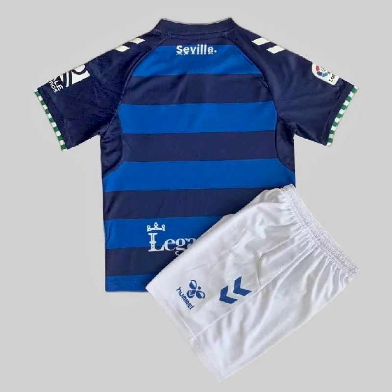 Kit reserva infantil do Real Betis 2022/23