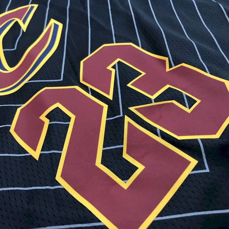 Camisa Swingman Masculina LeBron James Preta – Edição Statement