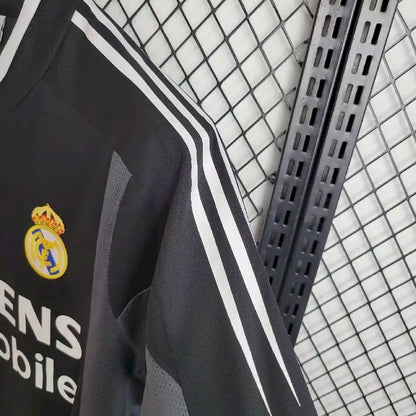 Camisa reserva retrô do Real Madrid 2004/05