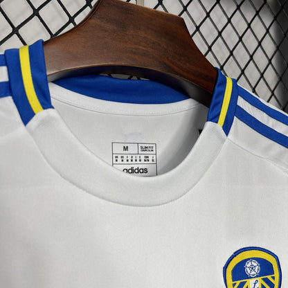 Camisa titular do Leeds United FC 2024/25