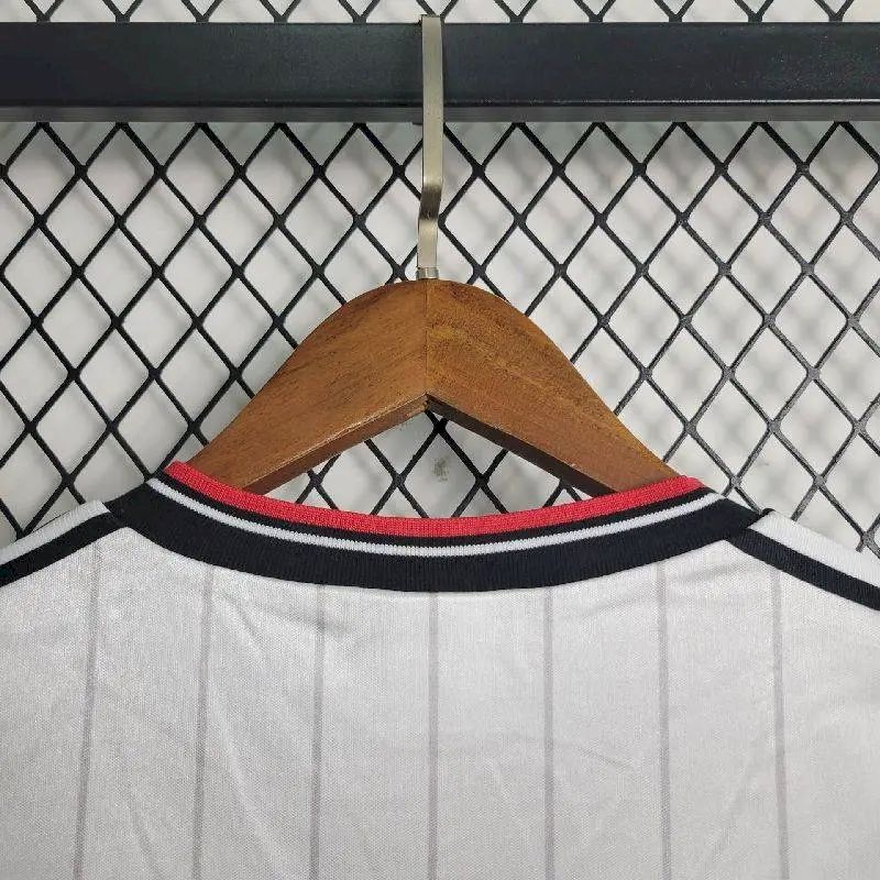 Camisa retrô reserva do Manchester United 1983/84