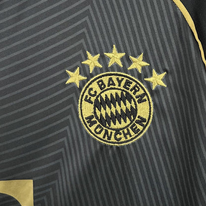 Bayern Munich 2025/26 Black Gold Special Edition Jersey