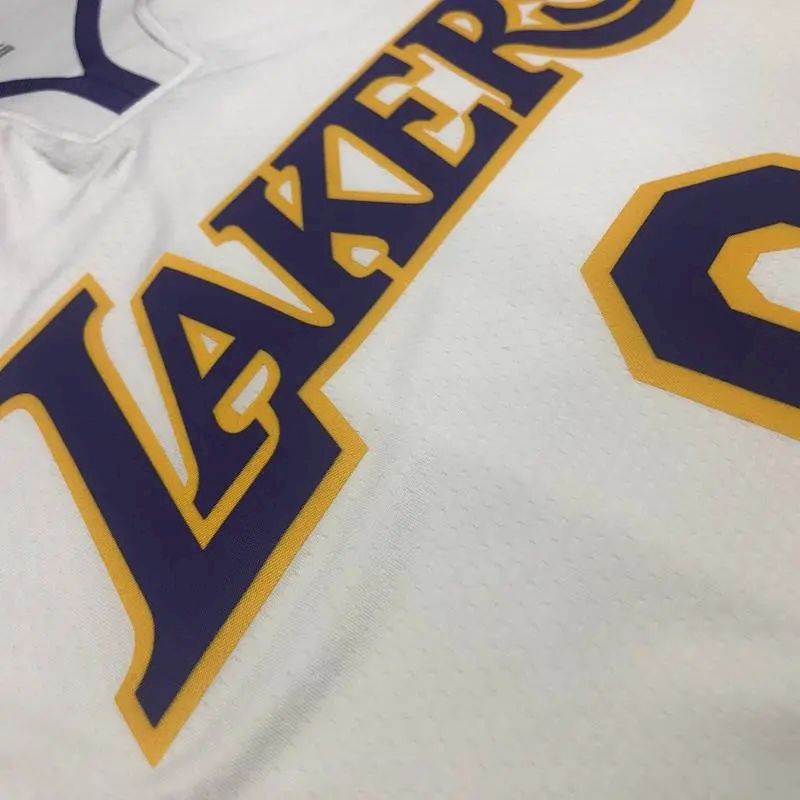 Camisa Kyle Kuzma Masculina Branca Versão Jogador – Edição Clássica Retro
