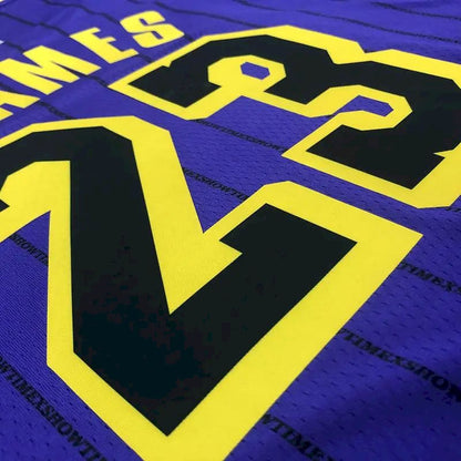 Camisa masculina LeBron James 2018-19 roxa Swingman versão jogador – Edição City