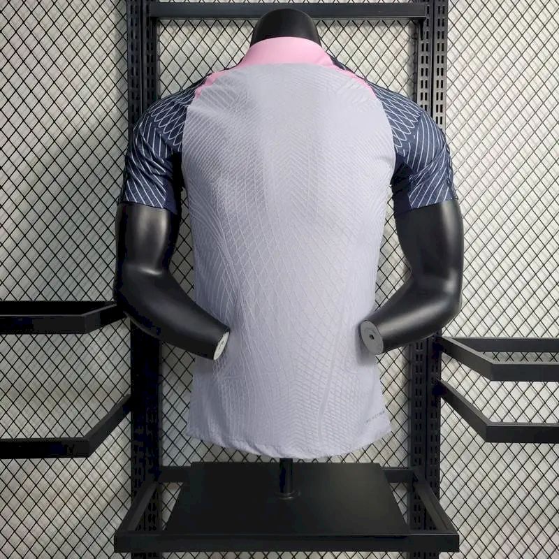 Camisa de treino pré-jogo do Tottenham Hotspur 2023/24, versão jogador, cinza
