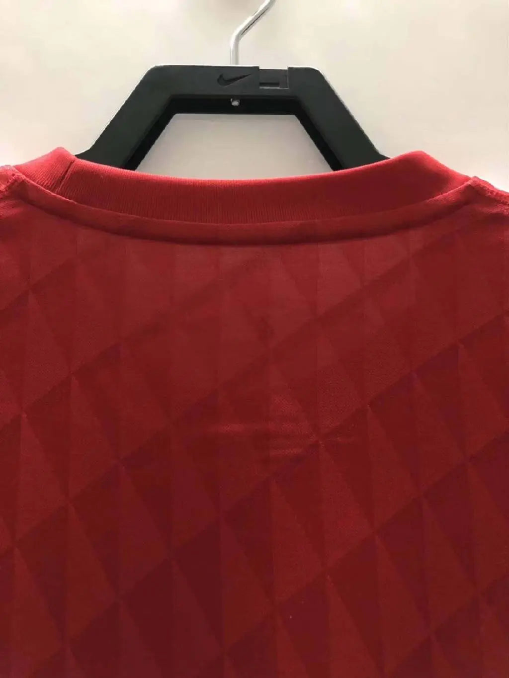 Camisa retrô de mangas compridas do Liverpool 2010/2012