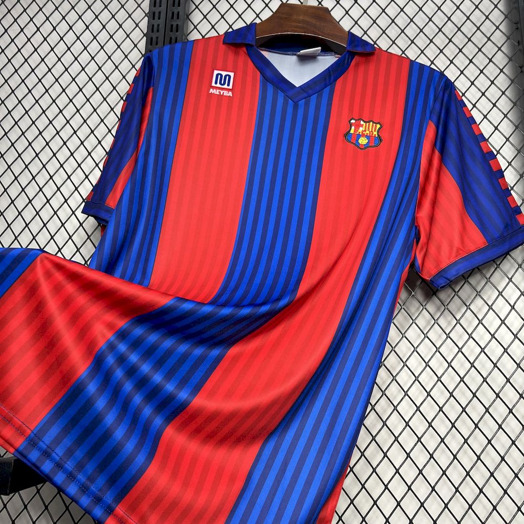 Camisa retrô titular do Barcelona 1991/92