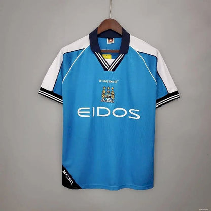 Camisa retrô do Manchester City 1999/01