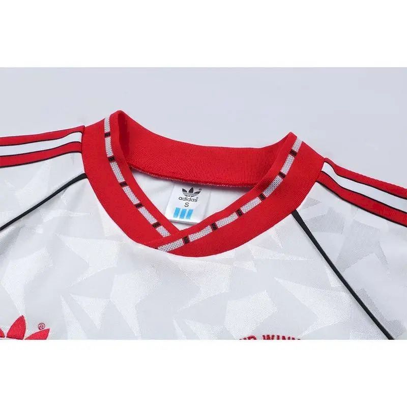 Camisa retrô da Copa dos Vencedores das Copas de 1991 do Manchester United