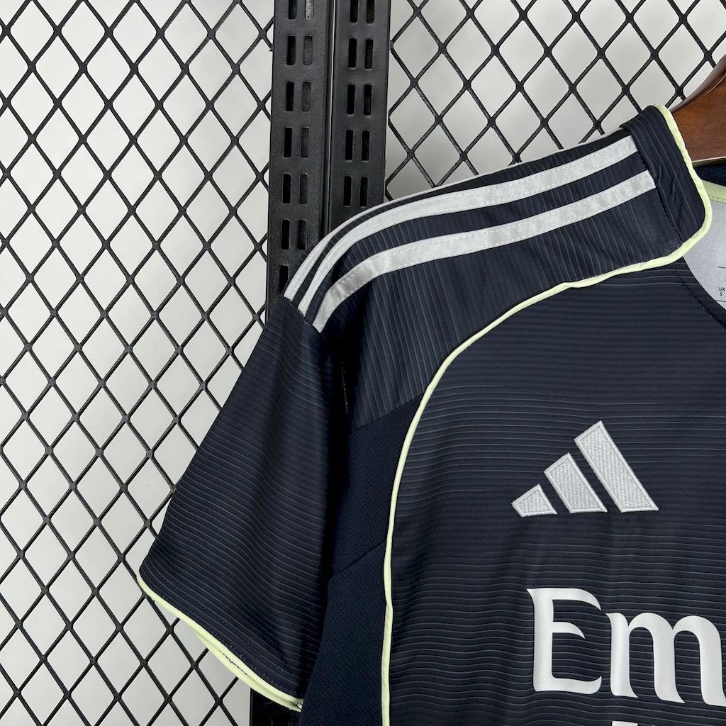 Camisa reserva do Real Madrid 2025/26