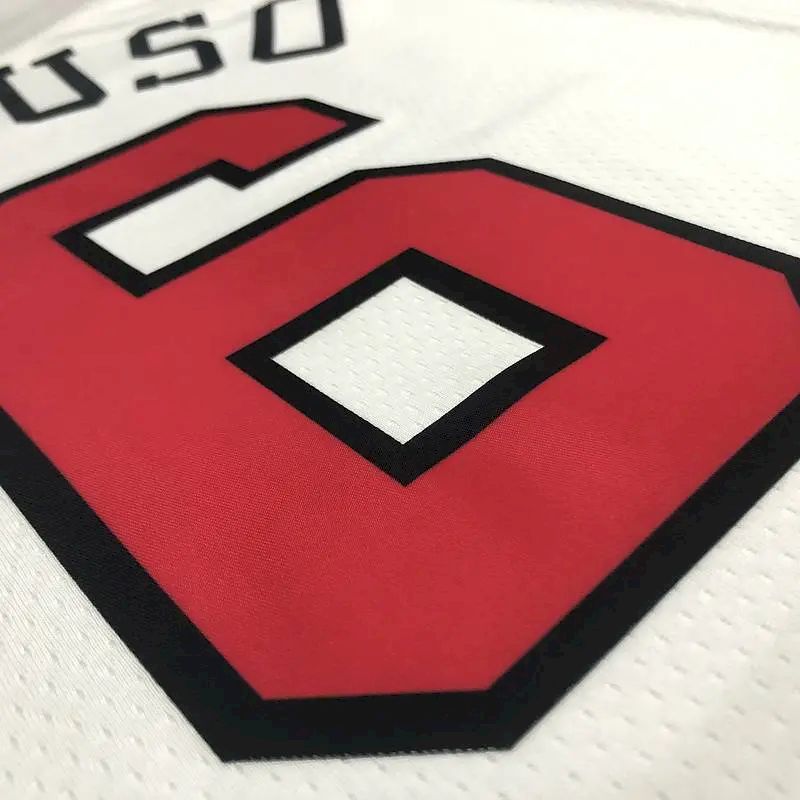 Camisa masculina Alex Caruso branca da equipe – Edição de 75º aniversário