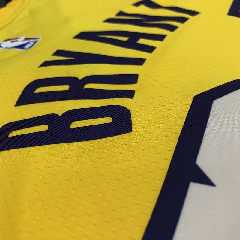 Camisa Kobe Bryant 24 Yellow City Edition versão jogador masculina