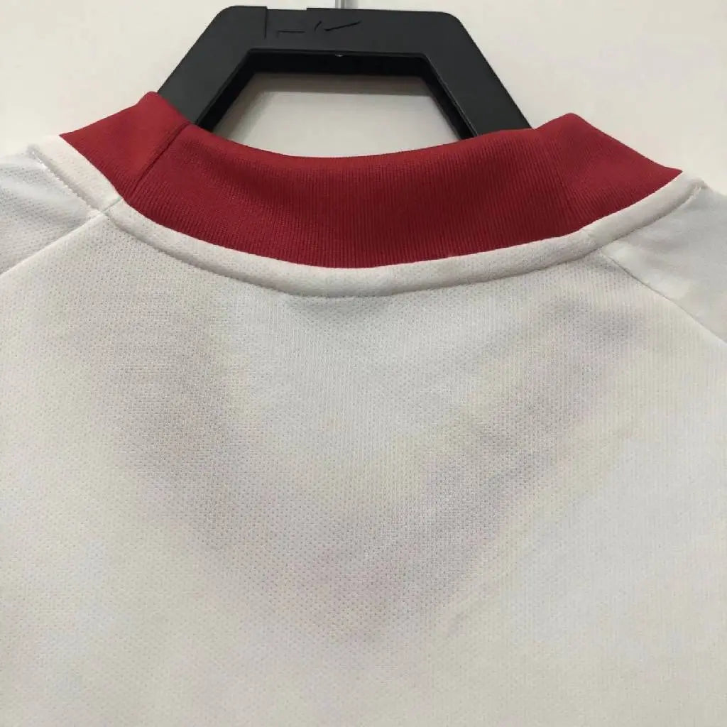 Camisa retrô reserva do AC Milan, edição 2002 da UCL
