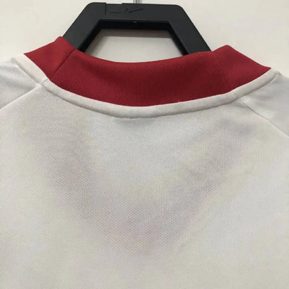 Camisa retrô reserva do AC Milan, edição 2002 da UCL