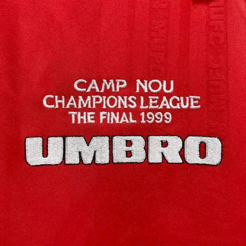 Camisa retrô da final da Liga dos Campeões em casa do Manchester United de 1999