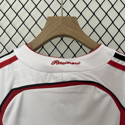 Camisa e shorts retrô infantil AC Milan 2006/07