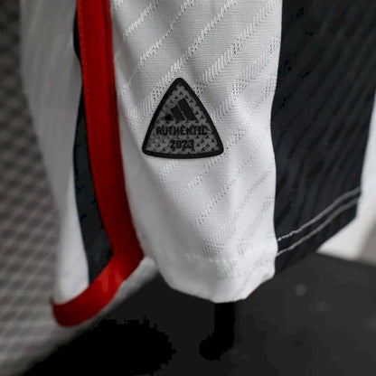 Camisa de treino pré-jogo do Manchester United 2023/24, versão jogador