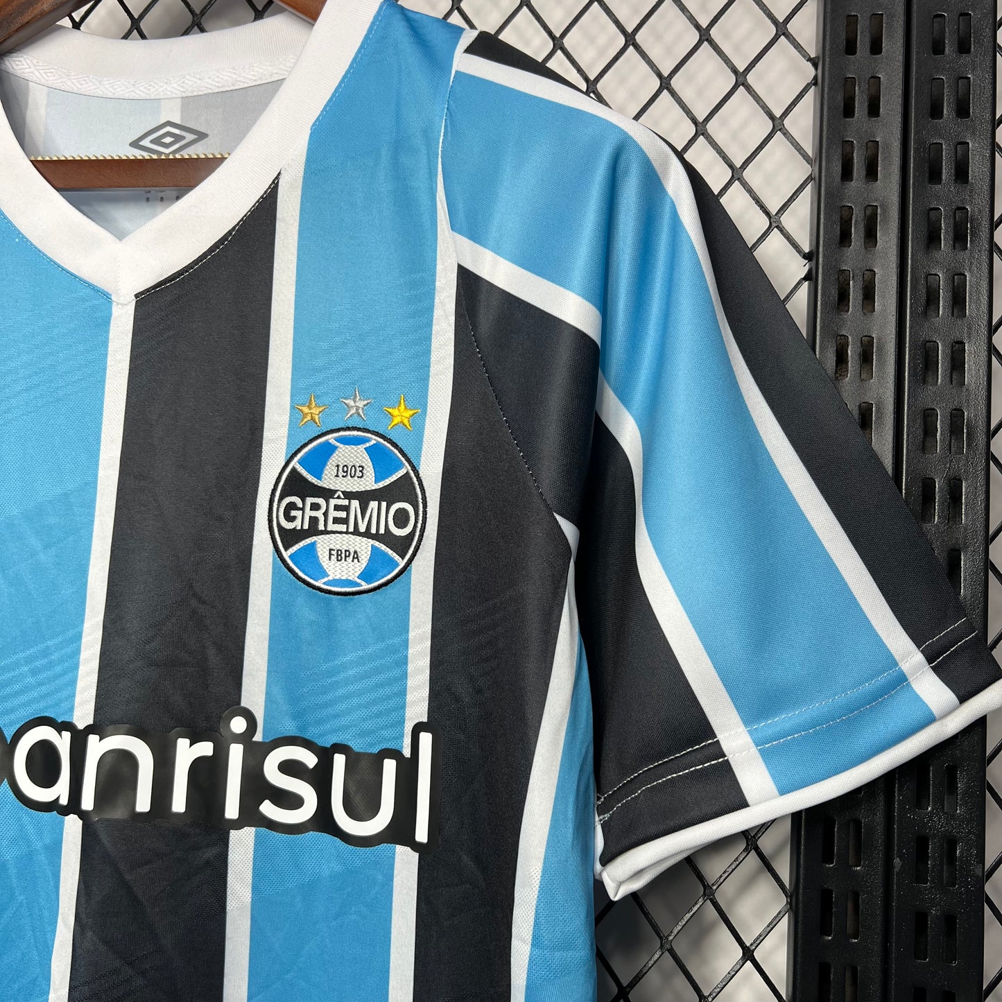 Camisa titular do Grêmio 2024/25