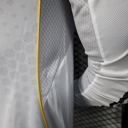 Camisa Real Madrid Home 2025/26 Manga Comprida Versão Jogador