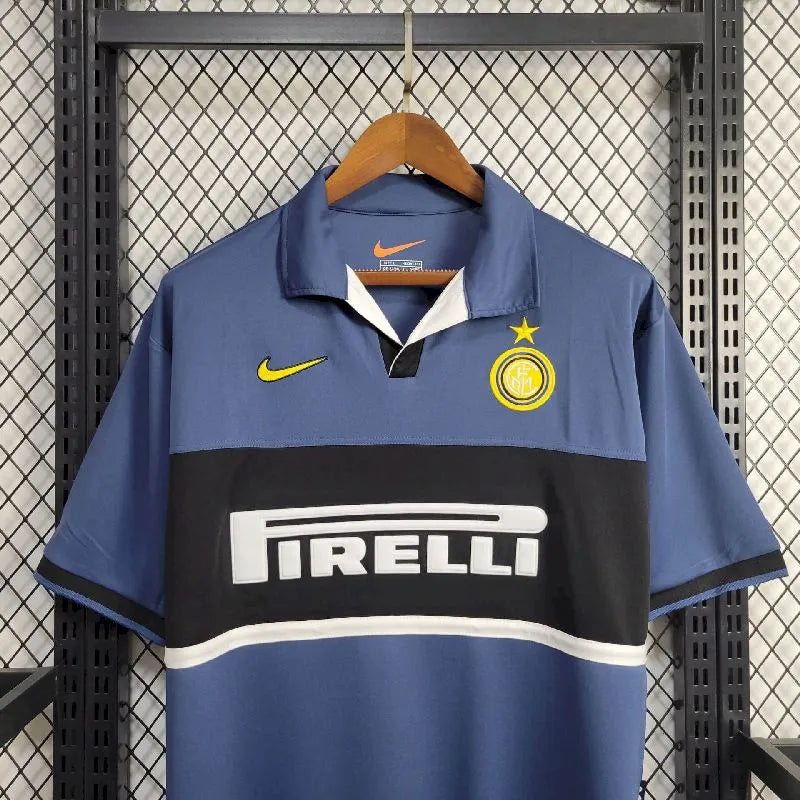 Camisa retrô reserva do Inter de Milão 1998/99