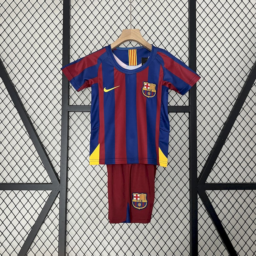 Camisa e shorts retrô infantil do Barcelona 2005/06