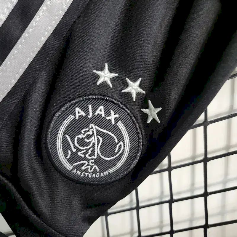 Terceiro uniforme infantil do Ajax 2023/24