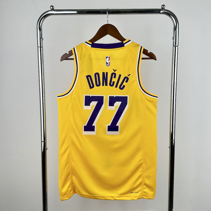 Edição Ícone do Los Angeles Lakers 2023/24 DONCIC#77
