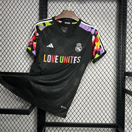 Camisa 3 do Real Madrid para o treino pré-jogo 2024/25