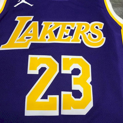 Camisa masculina LeBron James 2020-21 roxa Swingman versão jogador – Edição Statement