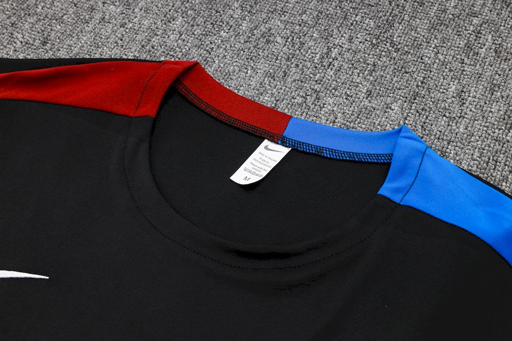 Camisa de treino adulto Barcelona 2024/25 + short 815