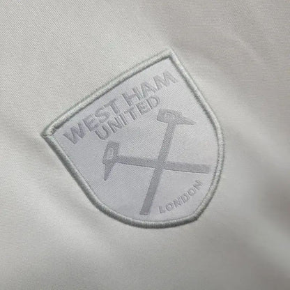 Kit reserva infantil do West Ham United 2023/24