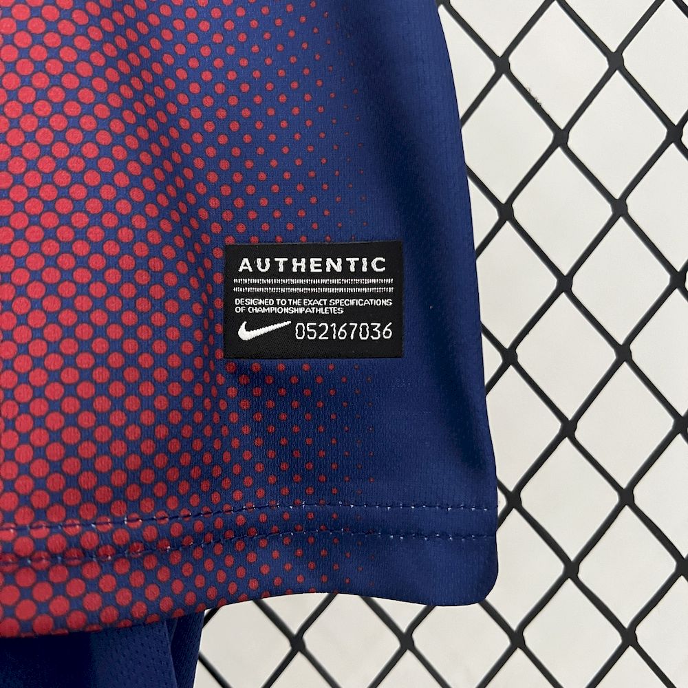 Camisa e shorts retrô infantil do Barcelona 2012/13