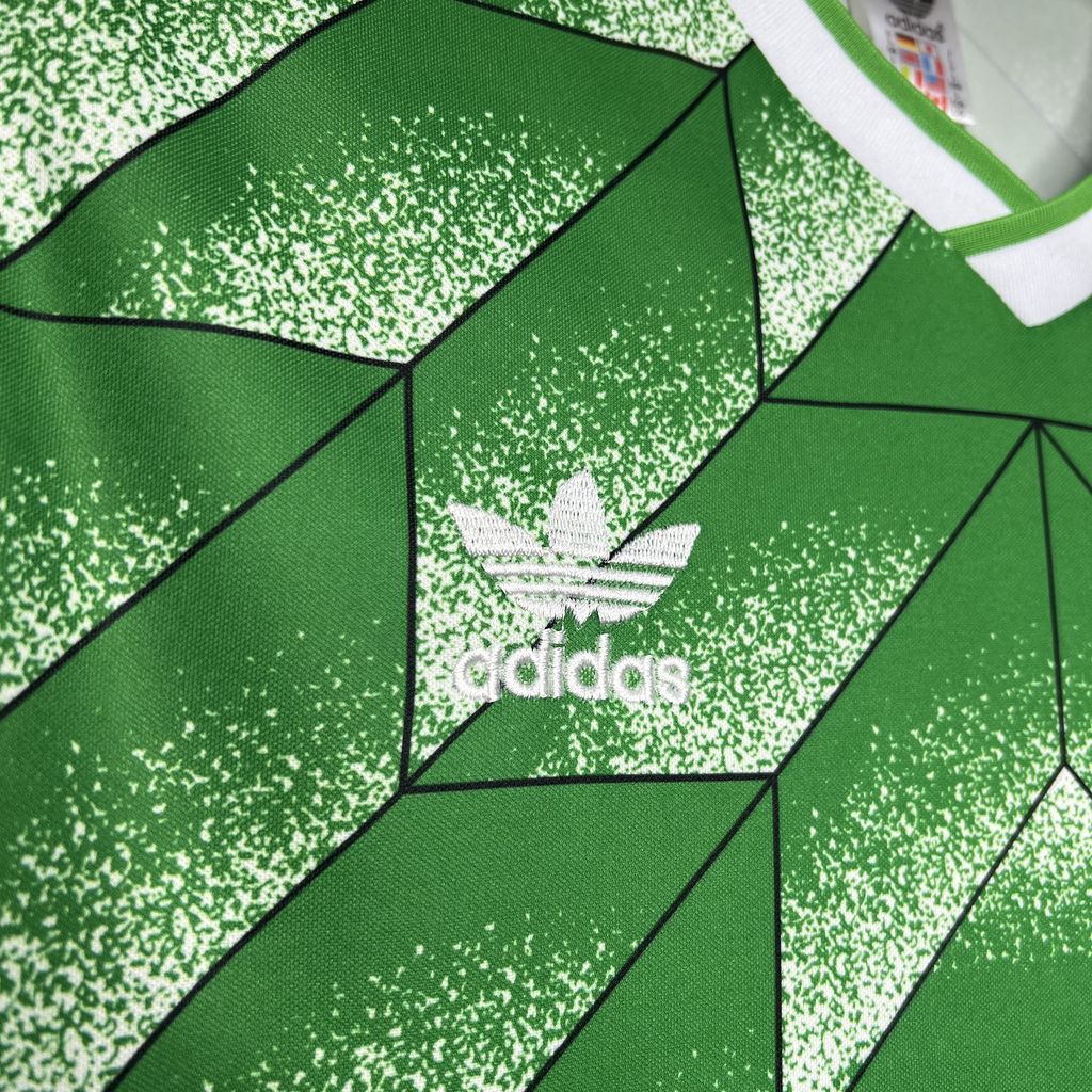 Camisa reserva retrô da Alemanha de 1990