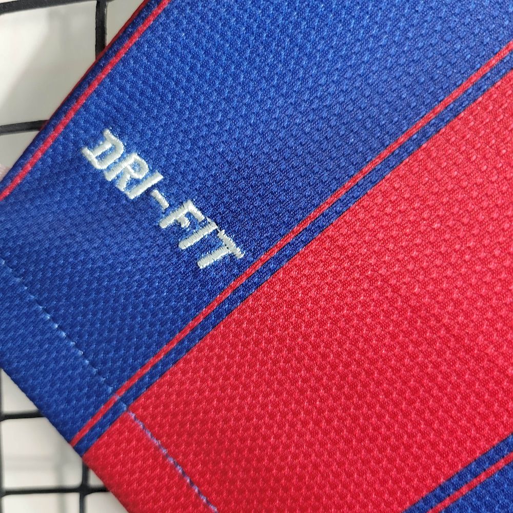 Camisa retrô titular do Barcelona 2009/10