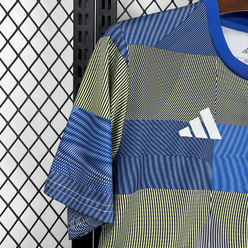 Camisa de treino pré-jogo do Real Madrid 2025/26