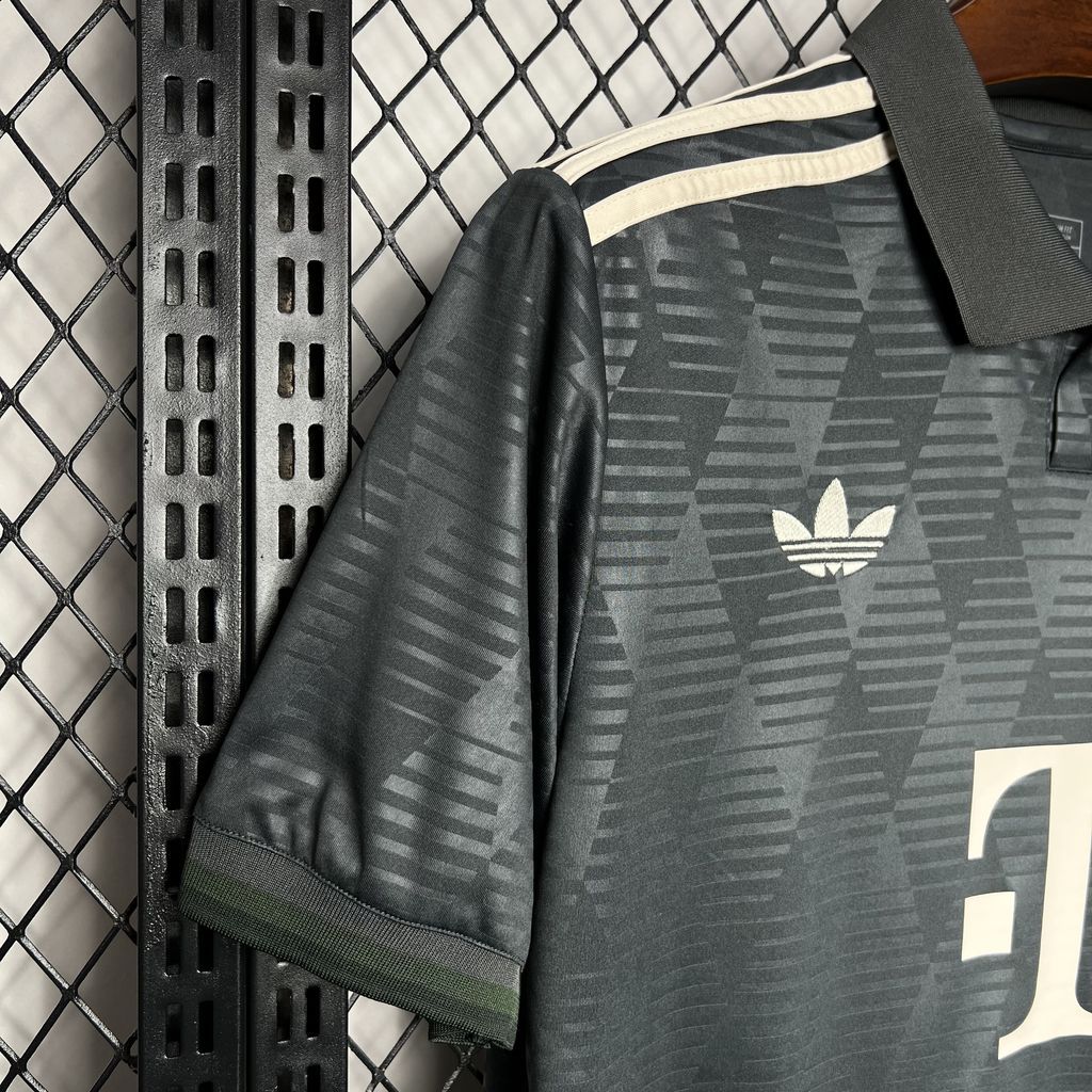 Bayern Munich 2024/25 Oktoberfest Jersey