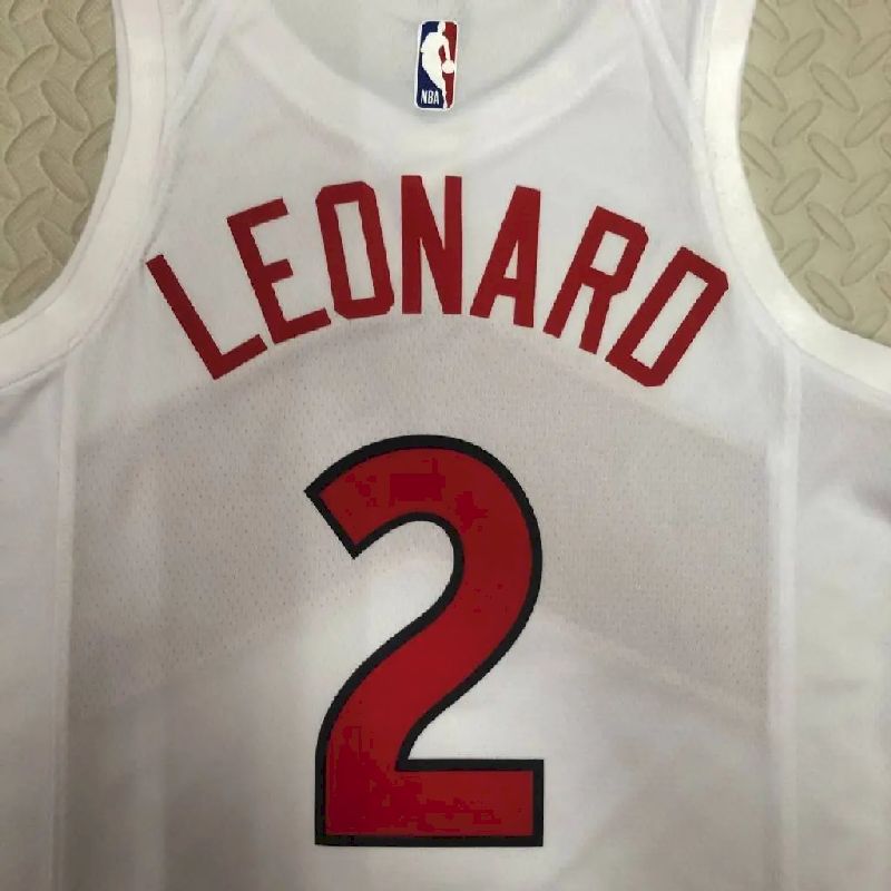 Camisa branca masculina do time principal Kawhi Leonard