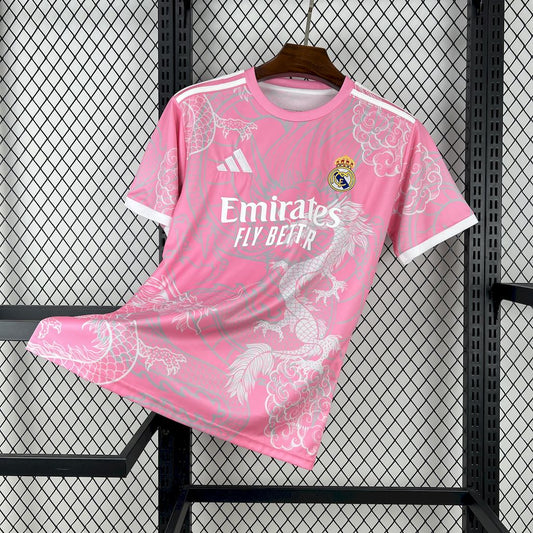 Maillot édition spéciale Dragon rose du Real Madrid 2025/26