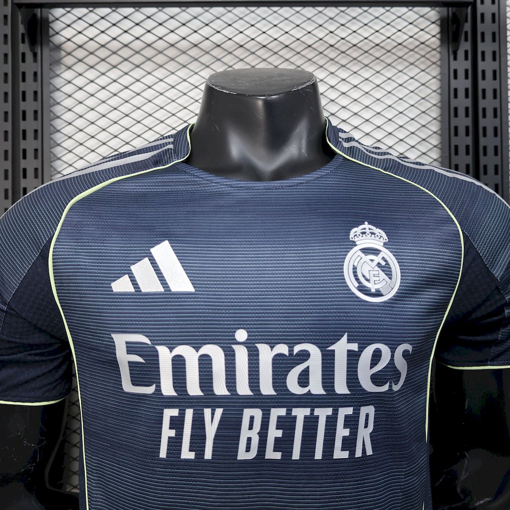 Camisa reserva do Real Madrid 2025/26, versão jogador