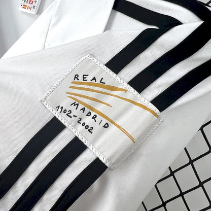Camisa retrô da UCL do Real Madrid 2001/02