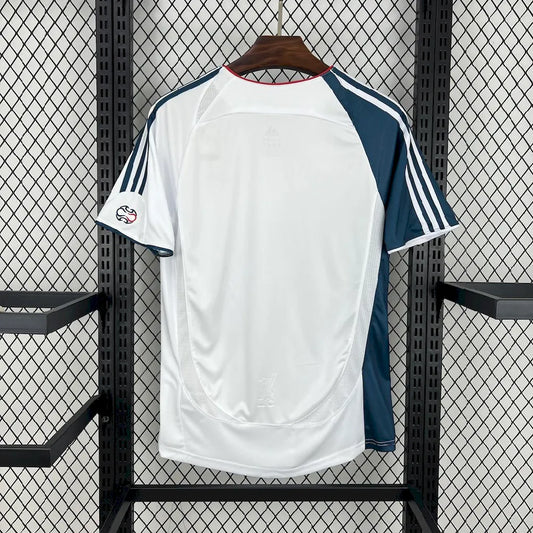 Liverpool 2006/07 Away Retro Jersey