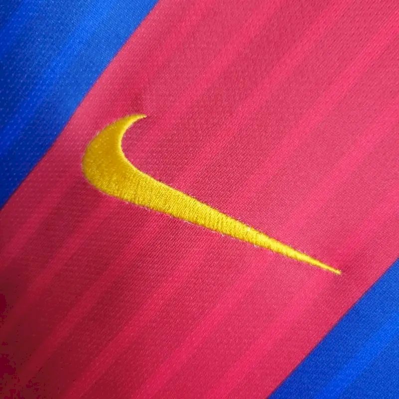 Camisa retrô titular do Barcelona 2016/17