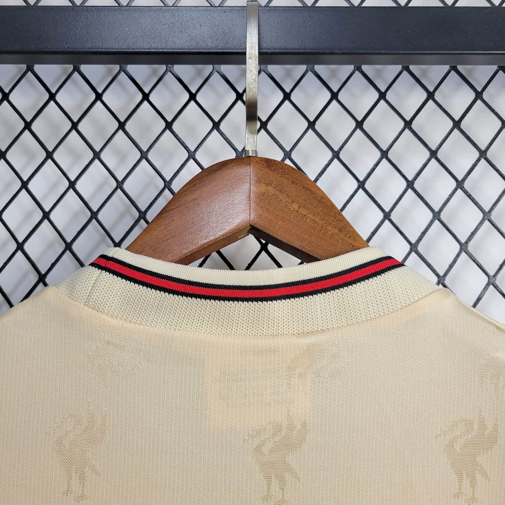 Camisa retrô reserva do Liverpool 1996/97