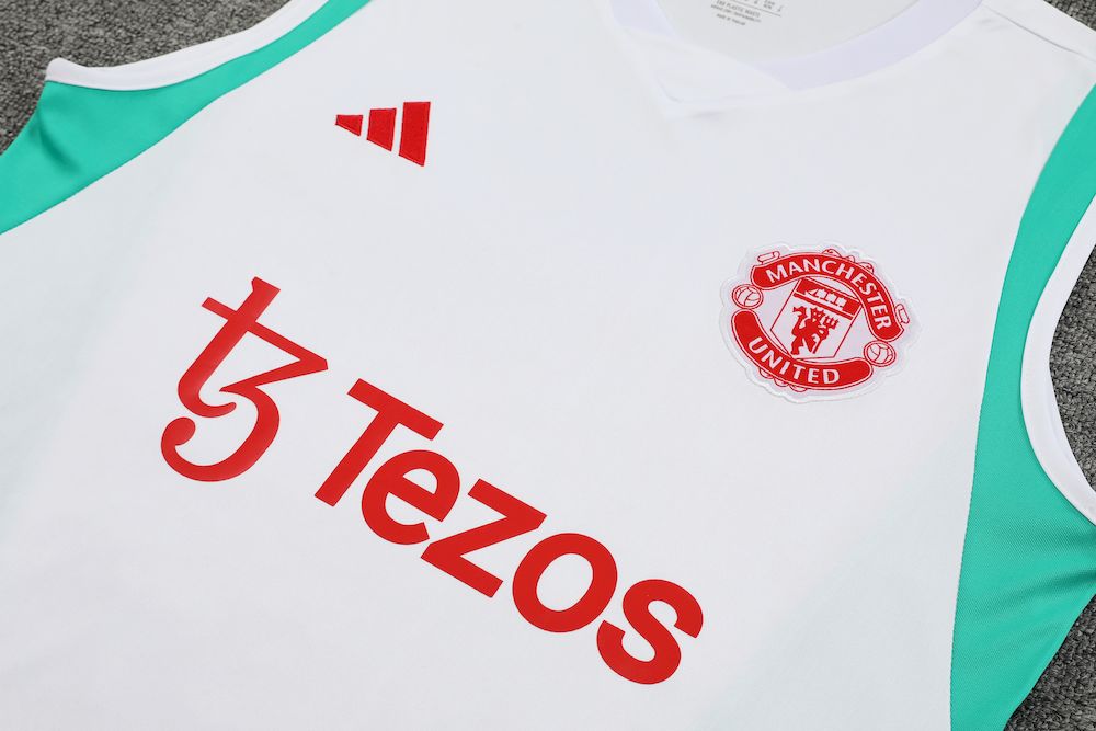Camiseta regata e short adulto Manchester United 2023/24 418