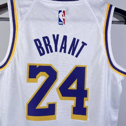 Camisa branca do time juvenil Kobe Bryant