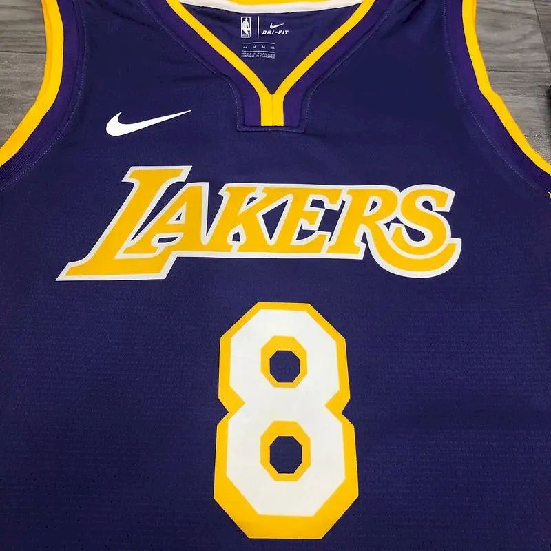 Camisa Kobe Bryant Masculina Roxa Versão Jogador – Edição Clássica Retro