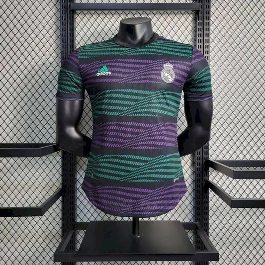 Camisa de treino pré-jogo do Real Madrid 2023/24, versão jogador